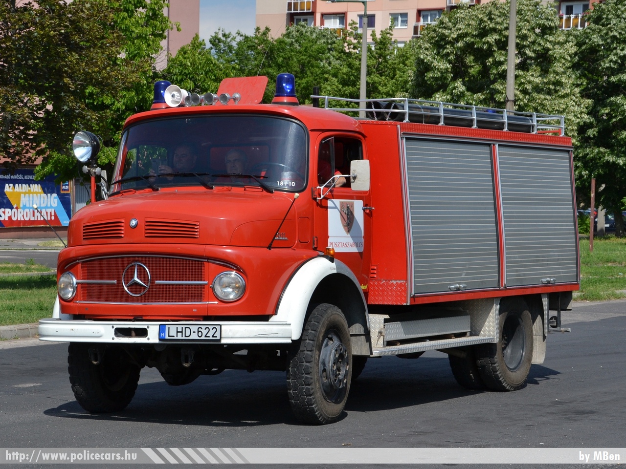 Mercedes LAF 911 B, Pusztaszabolcsi Önkéntes Tûzoltó Egyesület, fotó: MBen
Keywords: tûzoltó tûzoltóautó tûzoltóság magyar Magyarország ÖTE hungarian Hungary fire firetruck LHD-622