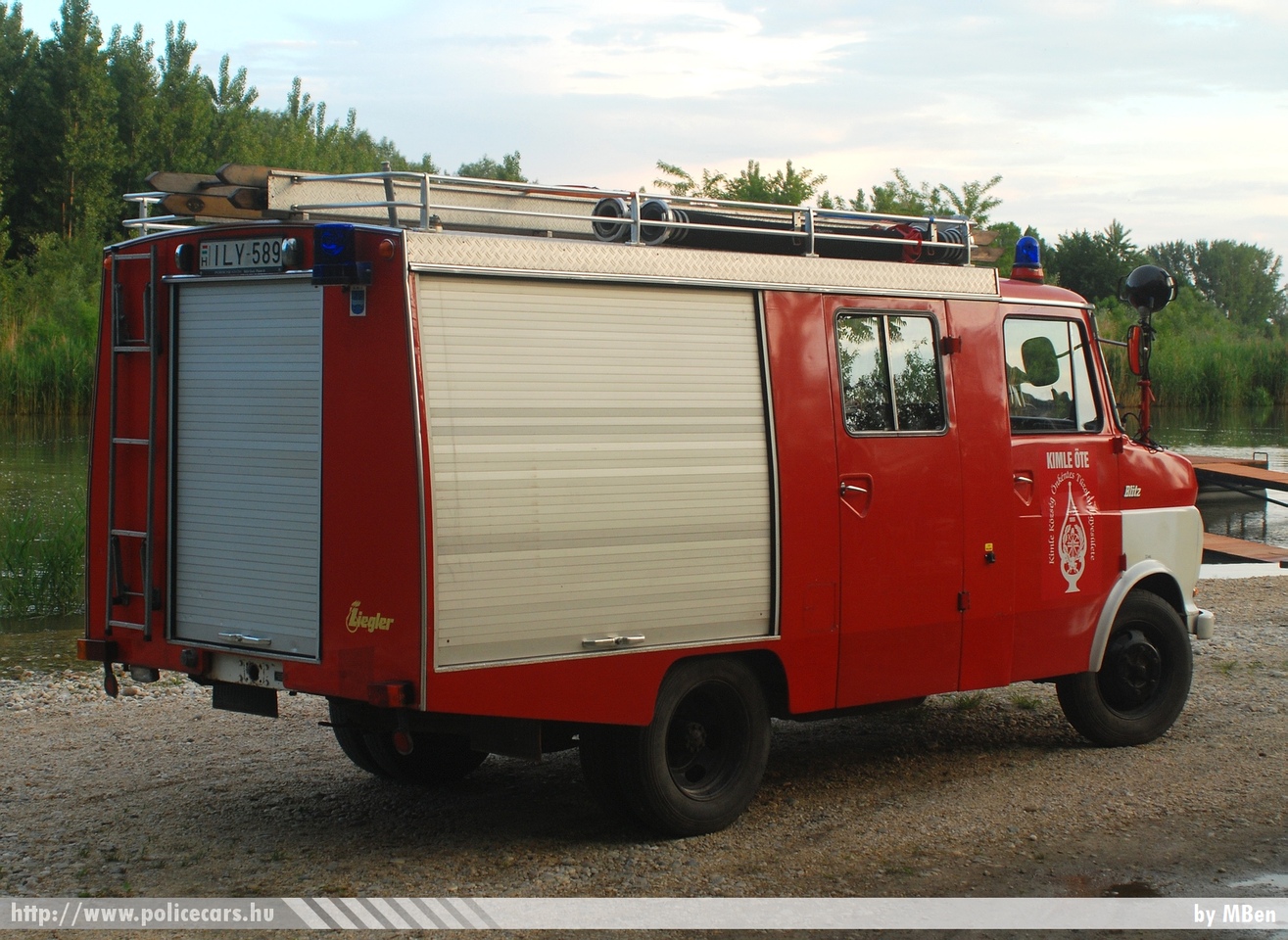 Opel Blitz, Kimle Község Önkéntes Tûzoltó Egyesülete, fotó: MBen
Keywords: tûzoltó tûzoltóautó tûzoltóság magyar Magyarország ÖTE hungarian Hungary fire firetruck ILY-859