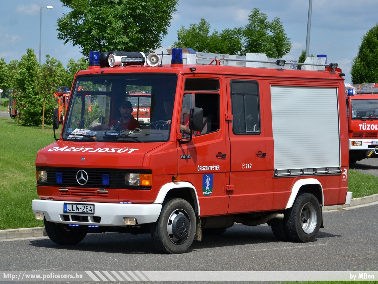 Mercedes-Benz Vario 814D, Õriszentpéteri Önkéntes Tûzoltó Egyesület, fotó: MBen
Keywords: tûzoltó tûzoltóautó tûzoltóság magyar Magyarország ÖTE hungarian Hungary fire firetruck JLW-264