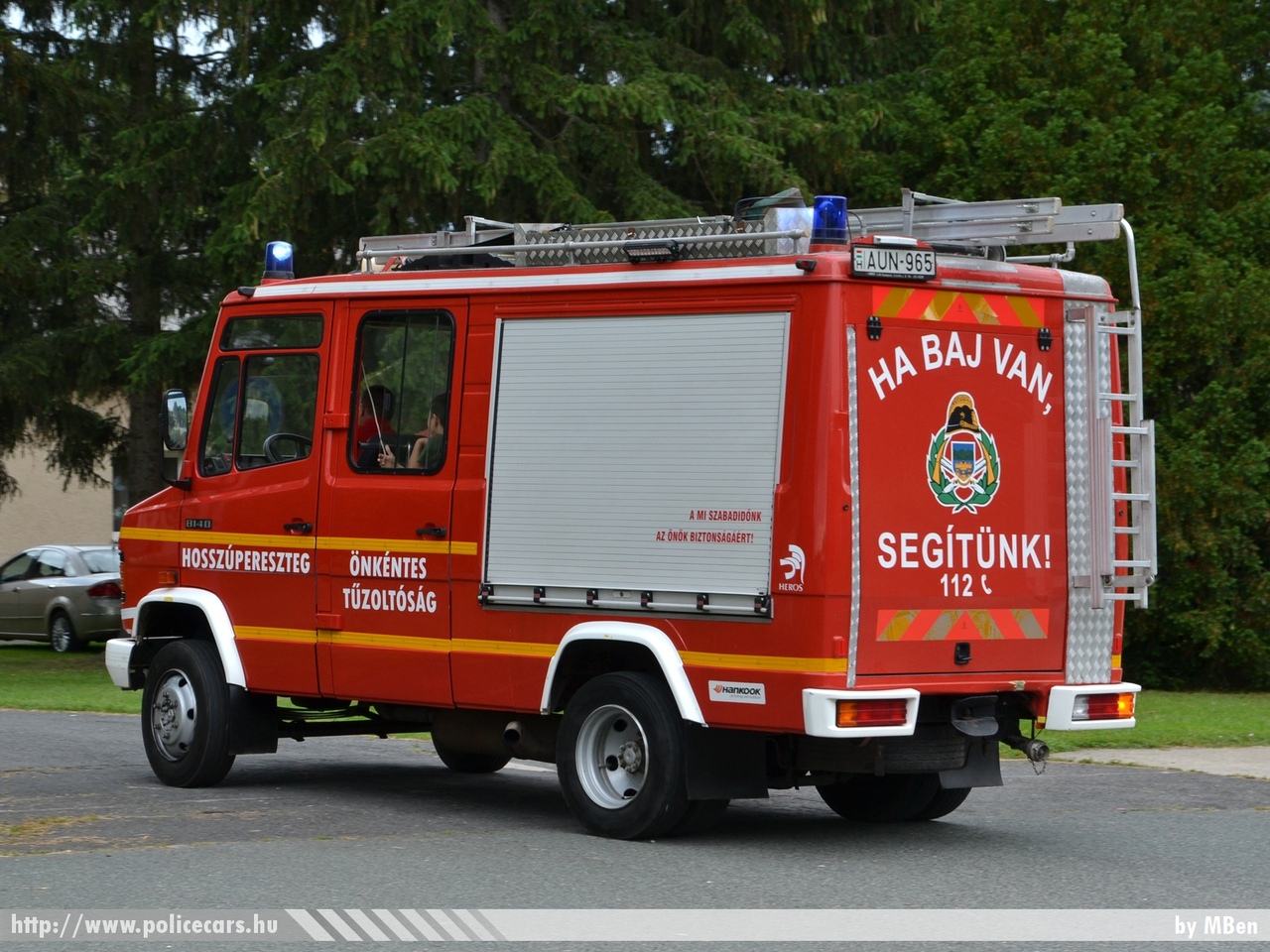 Mercedes-Benz 814D Rosenbauer 1000, Hosszúperesztegi Önkéntes Tûzoltó Egyesület, fotó: MBen
Keywords: tûzoltó tûzoltóautó tûzoltóság magyar Magyarország ÖTE hungarian Hungary fire firetruck AUN-965