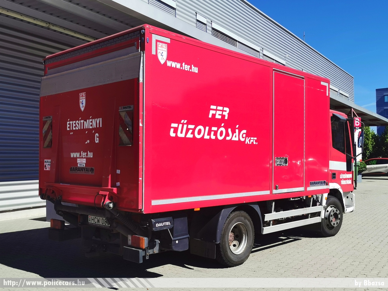 Iveco Eurocargo 100E18, FER Tûzoltóság, fotó: Bbazsa
Keywords: létesítményi tûzoltó tûzoltóautó tûzoltóság magyar Magyarország fire firetruck Hungary hungarian HCW-085