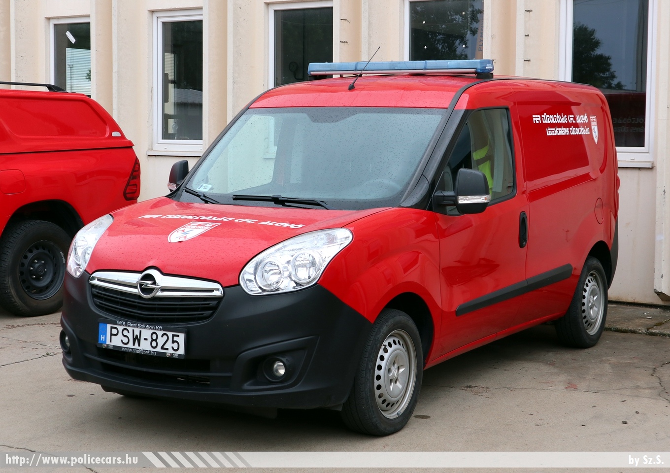 Fiat Doblo, FER Tûzoltóság Kft. Algyõ, fotó: Sz.S.
Keywords: létesítményi tûzoltó tûzoltóautó tûzoltóság magyar Magyarország fire firetruck Hungary hungarian PSW-085
