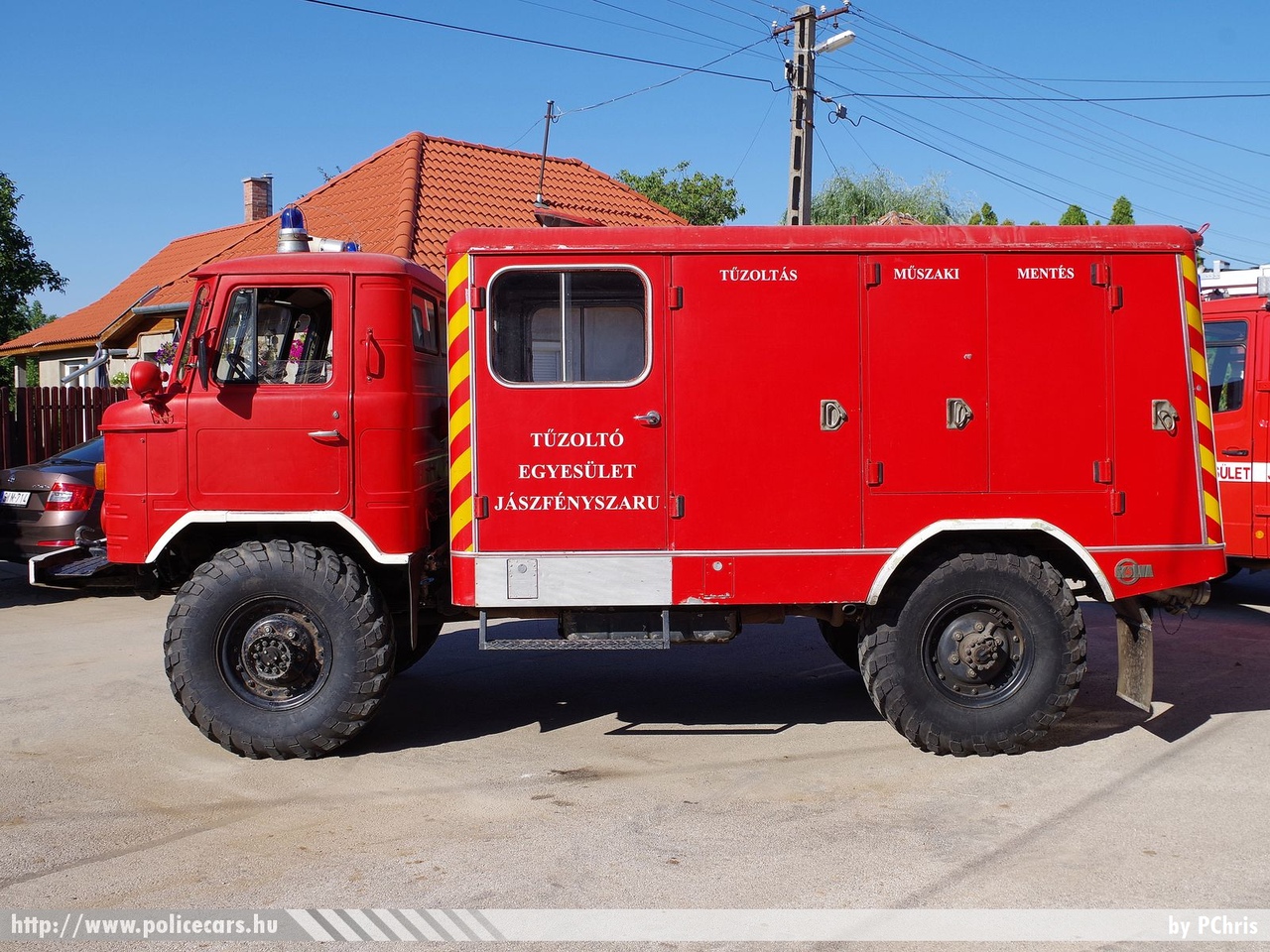 GAZ 66-72 Tü-2, Tûzoltó Egyesület Jászfényszaru, fotó: PChris
Keywords: tûzoltó tûzoltóautó tûzoltóság magyar Magyarország ÖTE hungarian Hungary fire firetruck BSA-333