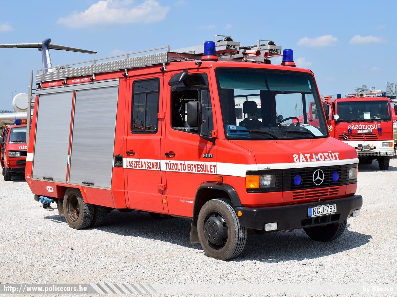 Mercedes 811D, Tûzoltó Egyesület Jászfényszaru, fotó: PChris
Keywords: tûzoltó tûzoltóautó tûzoltóság magyar Magyarország ÖTE hungarian Hungary fire firetruck NGU-763