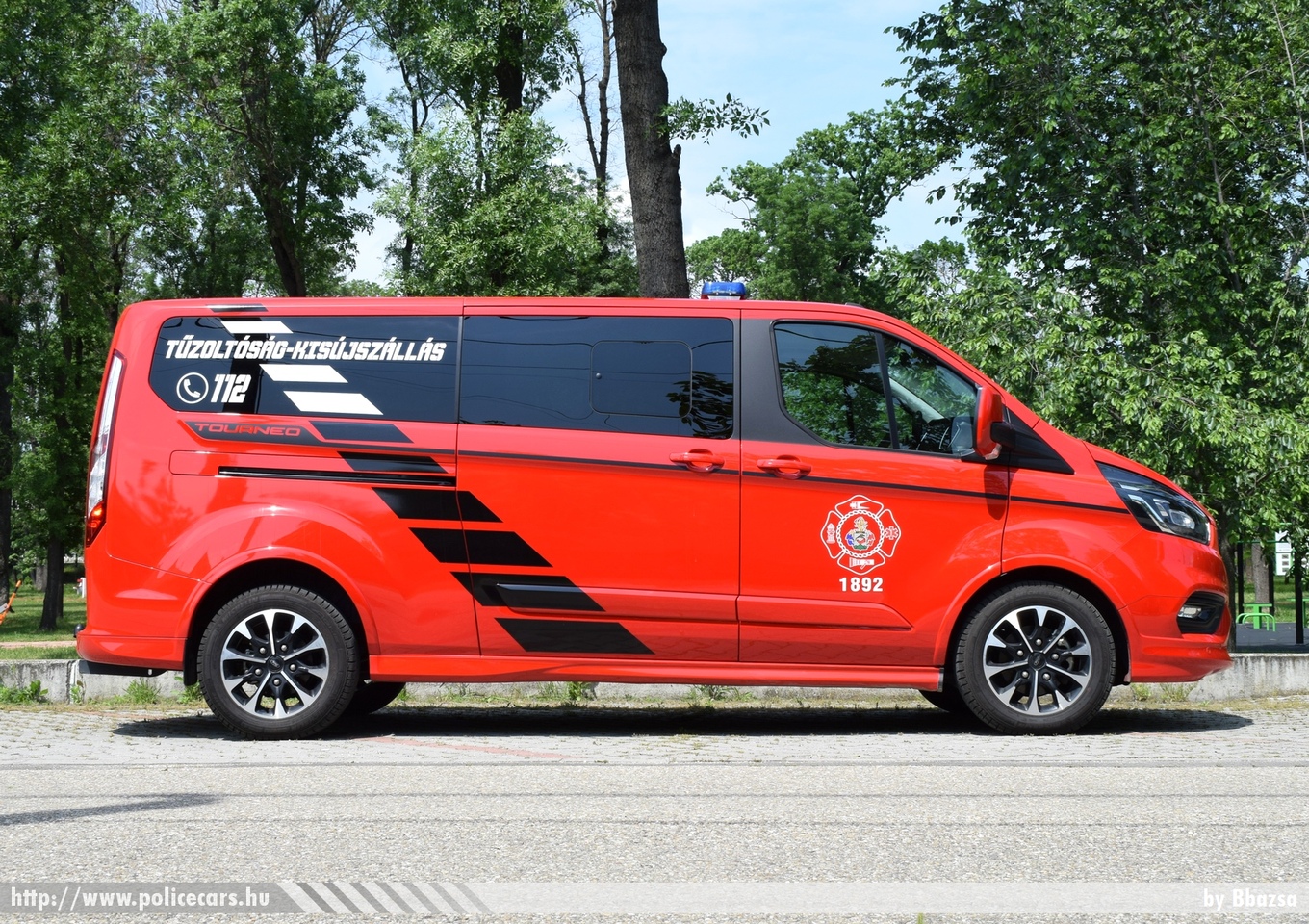 Ford Tourneo Custom, Kisújszállási Önkormányzati Tûzoltóparancsnokság, fotó: Bbazsa
Keywords: tûzoltóautó tûzoltó ÖTP tûzoltóság magyar Magyarország fire firetruck Hungary hungarian THA-400