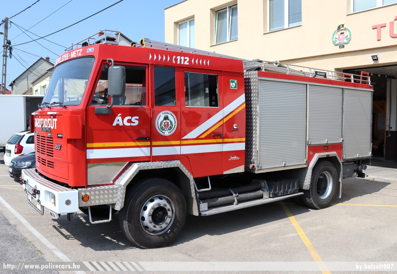 Csepel D-755 Metz TLF 4000, Ács Önkormányzati Tûzoltóparancsnokság, fotó: balzolt007
Keywords: tűzoltó tűzoltóautó tűzoltóság magyar Magyarország ÖTP hungarian Hungary fire firetruck AYA-957
