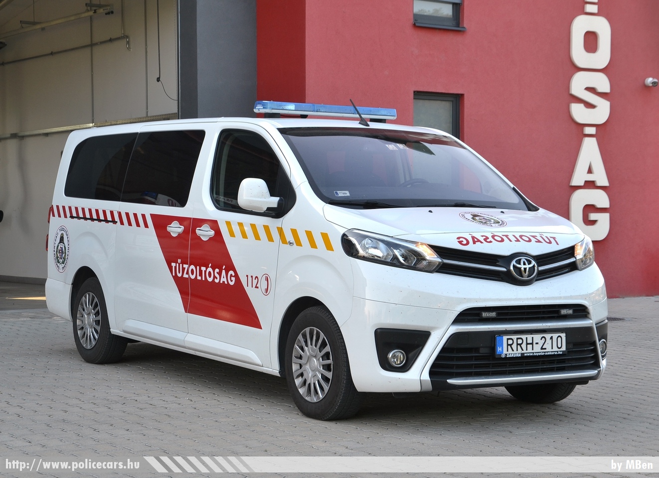 Toyota Proace, Nagyigmándi Önkormányzati Tûzoltóparancsnokság, fotó: MBen
Keywords: tûzoltó tûzoltóautó tûzoltóság magyar Magyarország ÖTP hungarian Hungary fire firetruck RRH-210