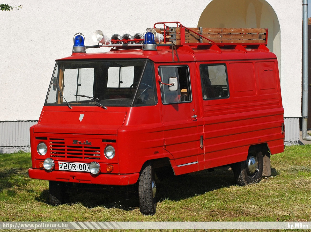 ZUK A-15, Önkéntes Tűzoltó Egyesület Osli, fotó: MBen
Keywords: tűzoltó tűzoltóautó tűzoltóság magyar Magyarország ÖTE hungarian Hungary fire firetruck BDR-007