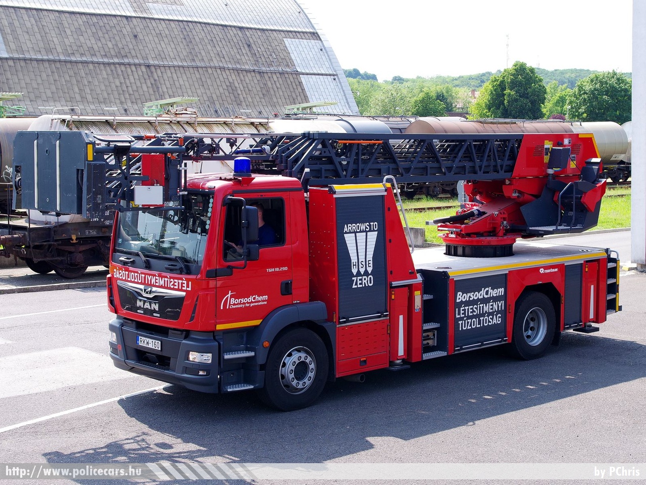 MAN TGM 18.290 Rosenbauer L32A XS, Borsodchem Zrt., fotó: PChris
Keywords: létesítményi tûzoltó tûzoltóautó tûzoltóság magyar Magyarország fire firetruck Hungary hungarian RKW-160