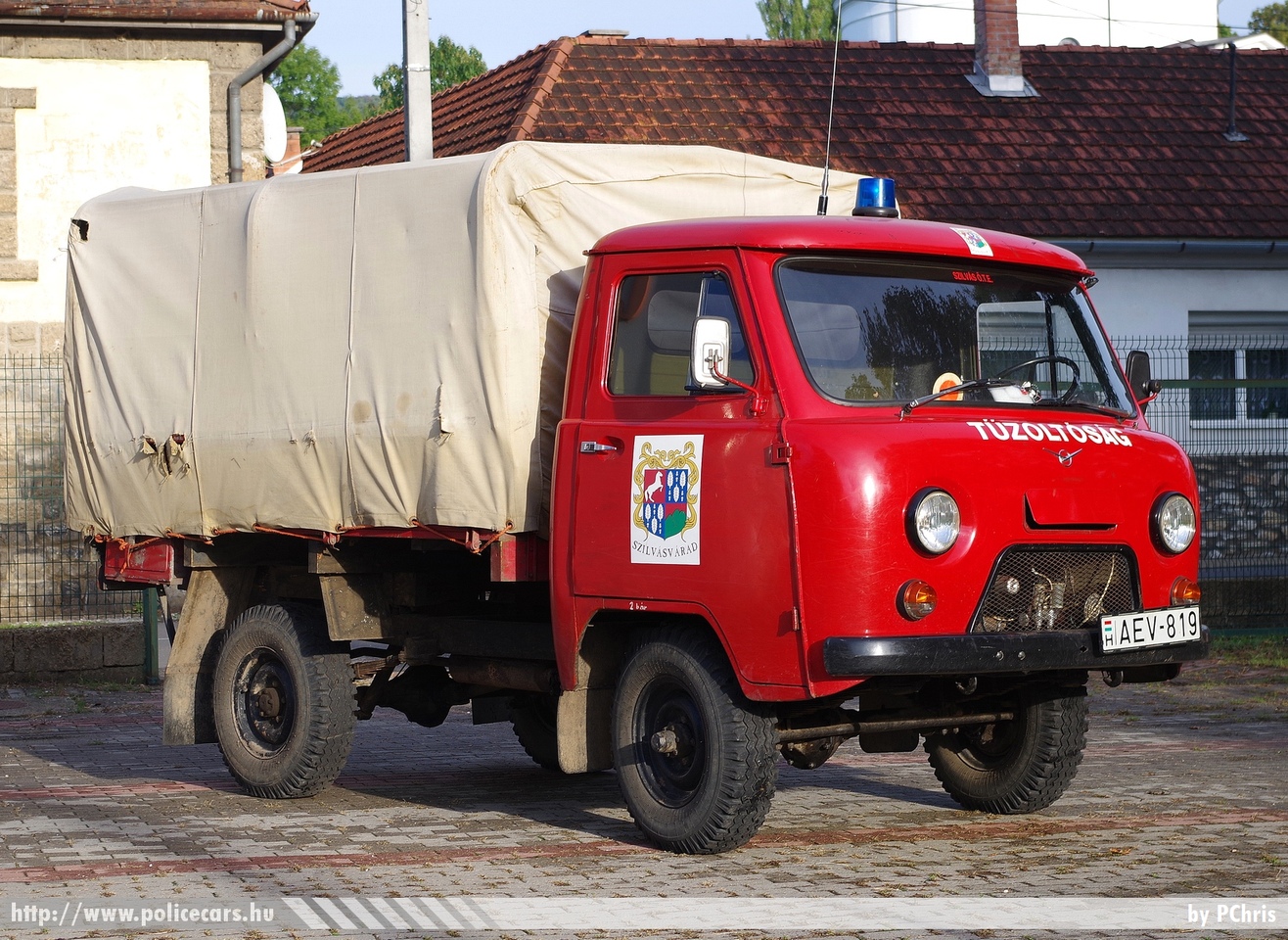 UAZ 452, Önkéntes Tűzoltó Egyesület Szilvásvárad, fotó: PChris
Keywords: tűzoltó tűzoltóautó tűzoltóság magyar Magyarország ÖTE hungarian Hungary fire firetruck AEV-819
