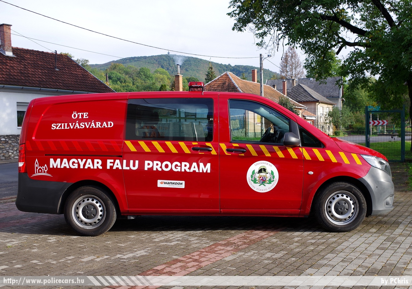 Mercedes Vito, Önkéntes Tűzoltó Egyesület Szilvásvárad, fotó: PChris
Keywords: tűzoltó tűzoltóautó tűzoltóság magyar Magyarország ÖTE hungarian Hungary fire firetruck SLV-760