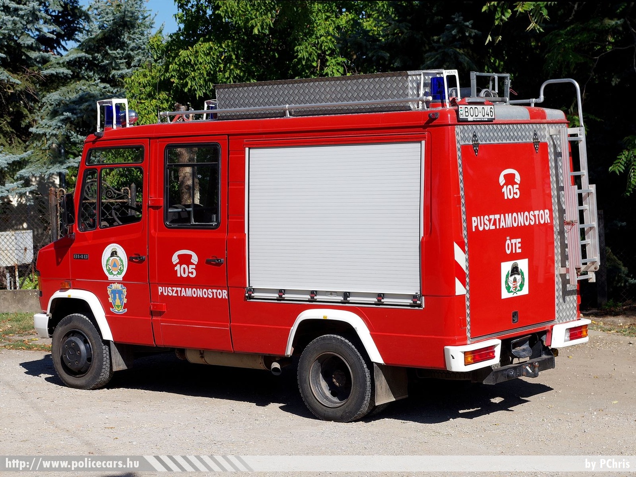 Mercedes-Benz 814D Rosenbauer, Pusztamonostori Önkéntes Tűzoltó Egyesület, fotó: PChris
Keywords: tűzoltó tűzoltóautó tűzoltóság magyar Magyarország ÖTE hungarian Hungary fire firetruck BOD-046