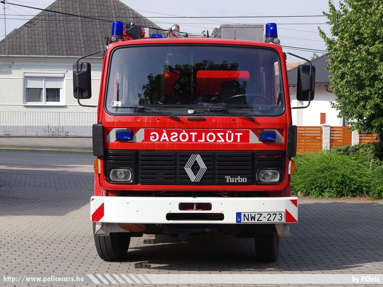 Renault S170 Turbo Sides, Vértessomlói Önkéntes Tűzoltó Egyesület, fotó: PChris
Keywords: tűzoltó tűzoltóautó tűzoltóság magyar Magyarország ÖTE hungarian Hungary fire firetruck NWZ-273