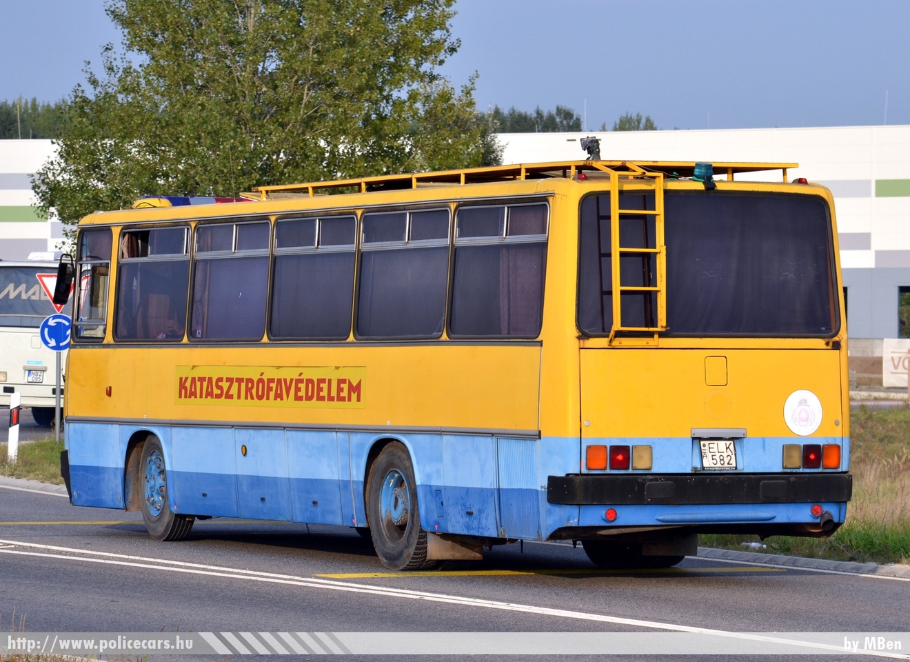 Ikarus 256.50V, fotó: MBen
Keywords: tûzoltó tûzoltóság tûzoltóautó magyar Magyarország katasztrófavédelem fire firetruck magyar hungarian Hungary ELK-582