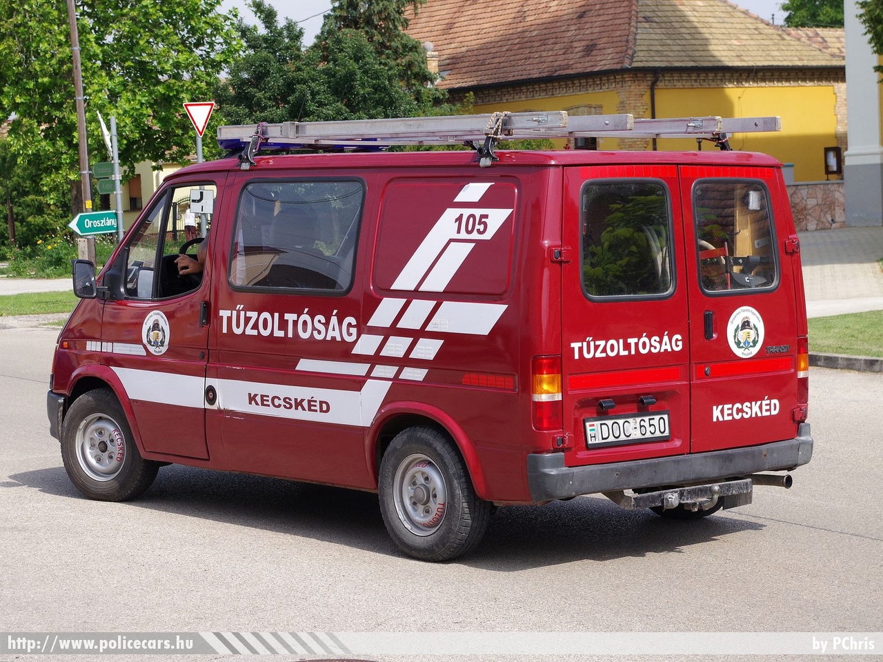 Ford Transit, Kecskédi Önkéntes Tűzoltó Egyesület, fotó: PChris
Keywords: tűzoltó tűzoltóautó tűzoltóság magyar Magyarország ÖTE hungarian Hungary fire firetruck DOC-650