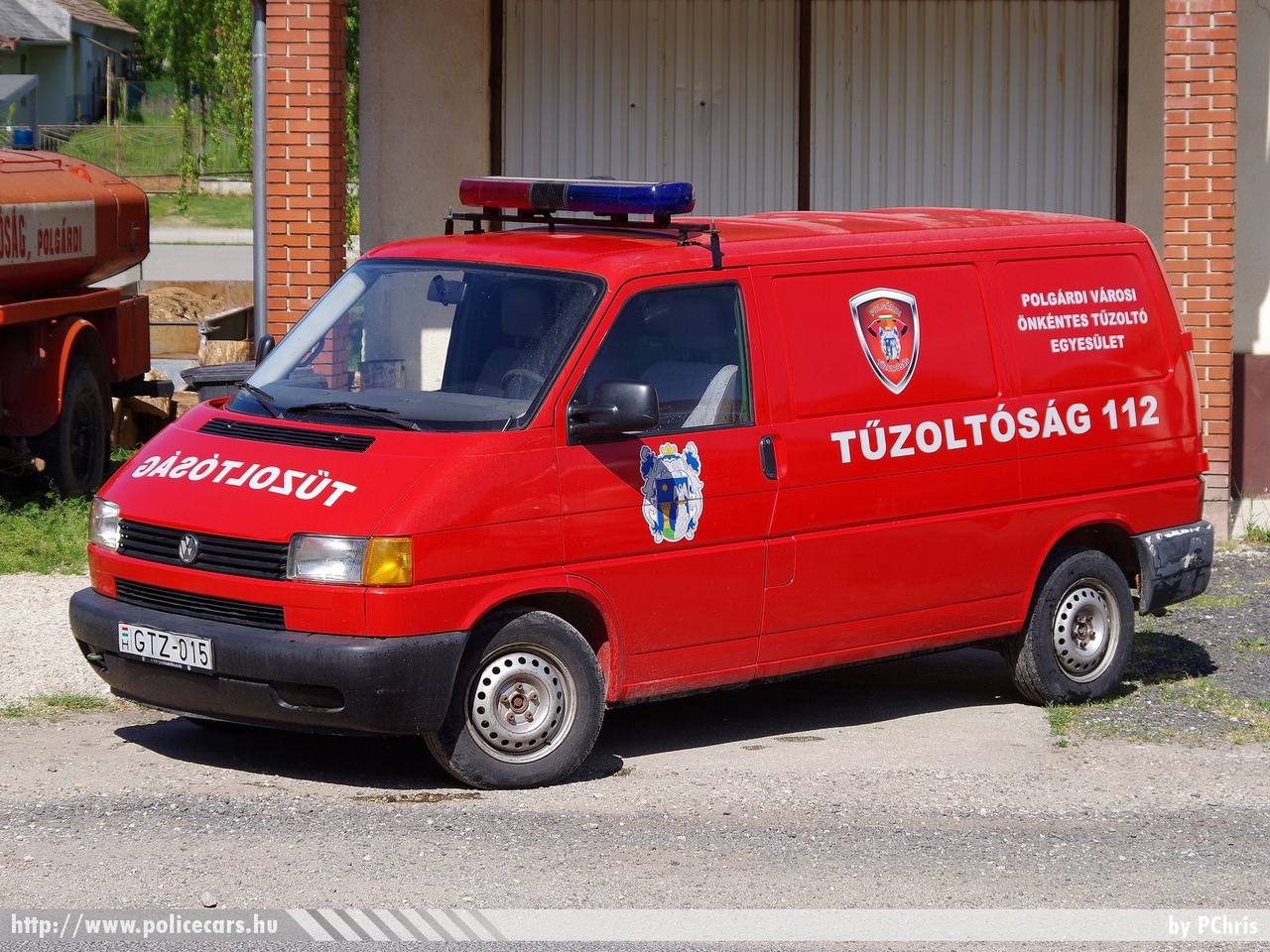 Volkswagen Transporter T4, Polgárdi Önkéntes Tűzoltó Egyesület, fotó: PChris
Keywords: tűzoltó tűzoltóautó tűzoltóság magyar Magyarország ÖTE hungarian Hungary fire firetruck GTZ-015