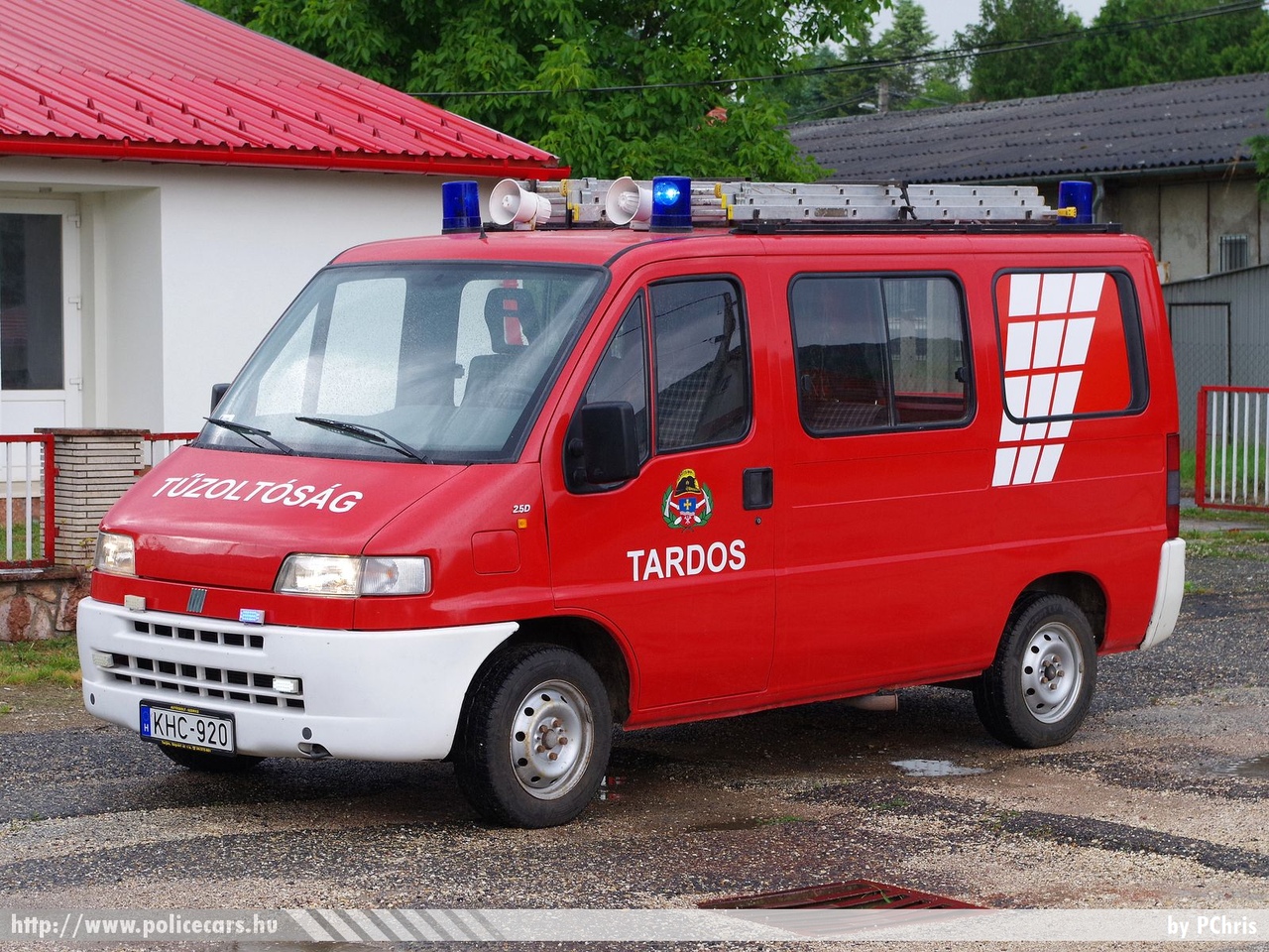 Fiat Ducato, Tardosi Önkéntes Tűzoltó Egyesület, fotó: PChris
Keywords: tűzoltó tűzoltóautó tűzoltóság magyar Magyarország ÖTE hungarian Hungary fire firetruck KHC-920