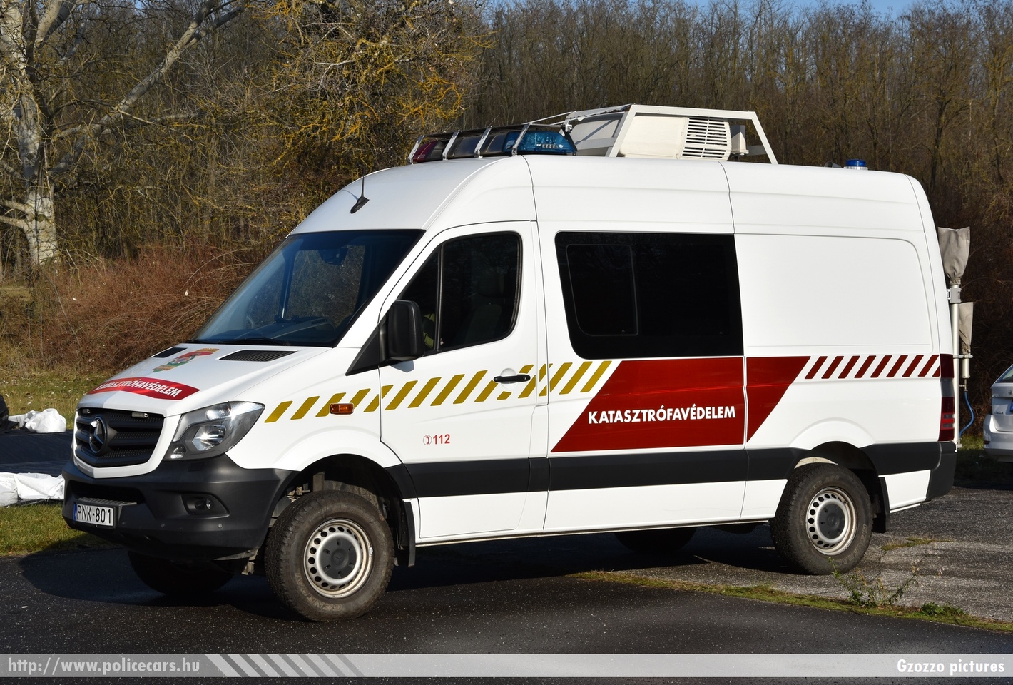 Mercedes Sprinter II facelift, Országos Katasztrófavédelmi Fõigazgatóság, fotó: Gzozzo pictures
Keywords: tûzoltóautó tûzoltó tûzoltóság magyar Magyarország katasztrófavédelem fire firetruck Hungary hungarian PNK-801
