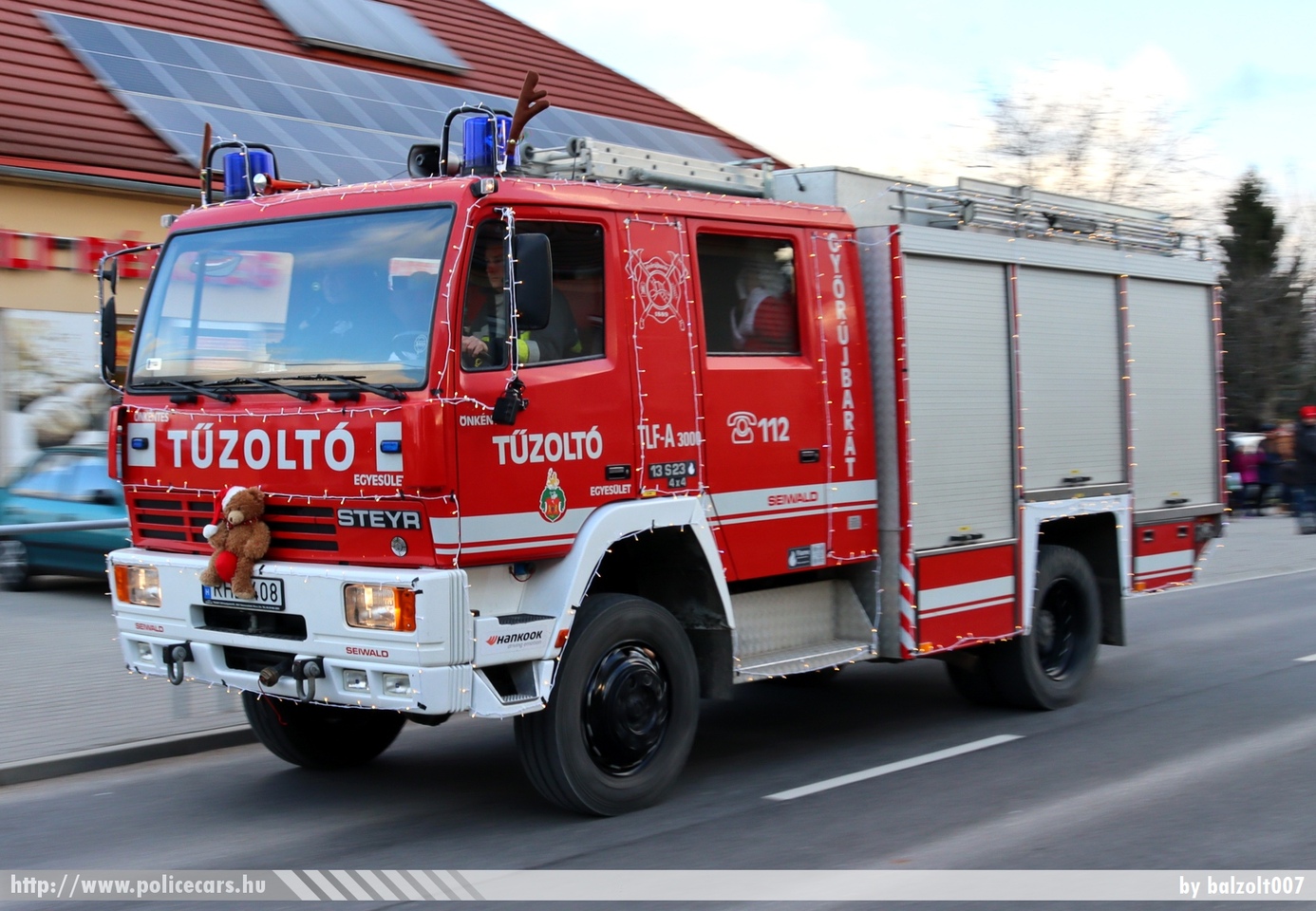 Steyr 13s23, Gyõrújbarát Önkéntes Tűzoltó Egyesület, fotó: balzolt007
Keywords: ÖTE magyar Magyarország tûzoltó tûzoltóautó tûzoltóság Hungary hungarian fire firetruck RHB-408