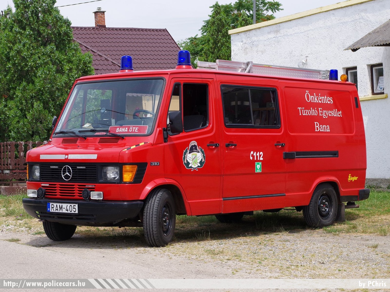 Mercedes-Benz 310 Ziegler TSF, Banai Önkéntes Tűzoltó Egyesület, fotó: PChris
Keywords: ÖTE magyar Magyarország tûzoltó tûzoltóautó tûzoltóság Hungary hungarian fire firetruck RAM-405