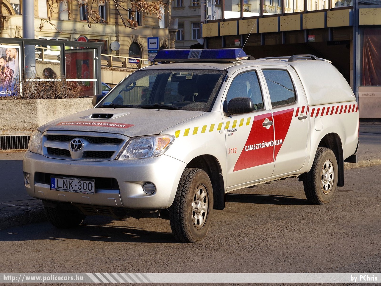 Toyota Hilux D4-D, Észak-budai Katasztrófavédelmi Kirendeltség, fotó: PChris
Keywords: tűzoltóautó tűzoltó tűzoltóság magyar Magyarország katasztrófavédelem fire firetruck Hungary hungarian LNK-300