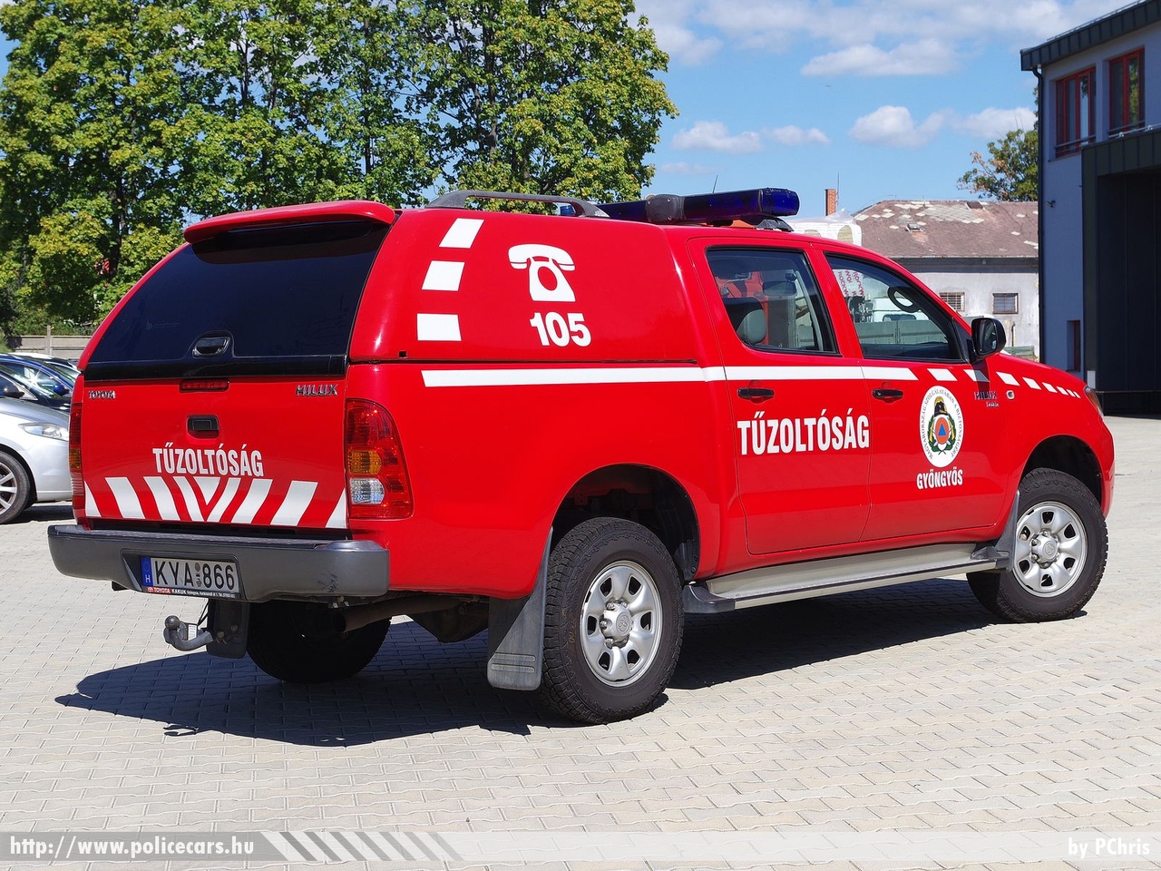 Toyota Hilux D4-D, Gyöngyösi Katasztrófavédelmi Kirendeltség, fotó: PChris
Keywords: tűzoltóautó tűzoltó tűzoltóság magyar Magyarország katasztrófavédelem fire firetruck Hungary hungarian KYA-866