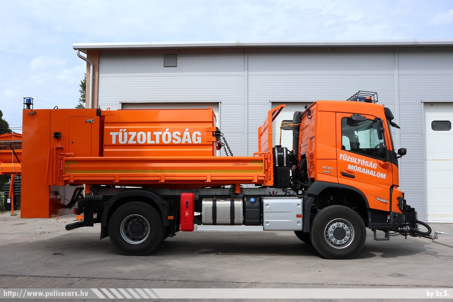 Volvo FM 430 VTC3R Tornádó, Mórahalom Város Önkéntes Tűzoltó Egyesület, fotó: Sz.S.
Keywords: ÖTE magyar Magyarország tûzoltó tûzoltóautó tûzoltóság Hungary hungarian fire firetruck AEGA-369