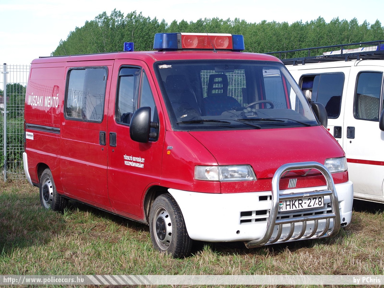 Fiat Ducato, Veszprémvarsányi Önkéntes Tűzoltó Egyesület, fotó: PChris
Keywords: ÖTE magyar Magyarország tûzoltó tûzoltóautó tûzoltóság Hungary hungarian fire firetruck HKR-278