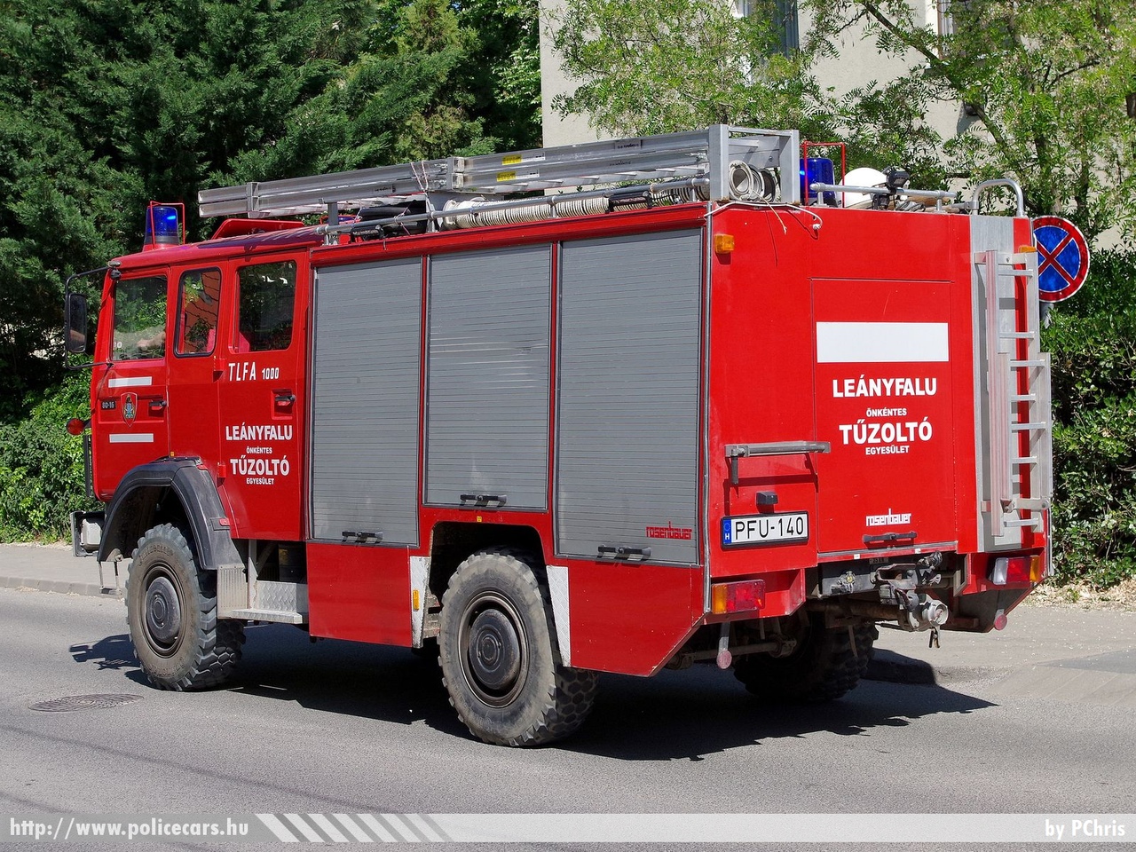 Iveco Magirus 80-16 AW, Vöröskő Önkéntes Tűzoltó, Műszaki-mentő és Vizimentő Egyesület - Leányfalu ÖTE, fotó: PChris
Keywords: ÖTE magyar Magyarország tûzoltó tûzoltóautó tûzoltóság Hungary hungarian fire firetruck PFU-140