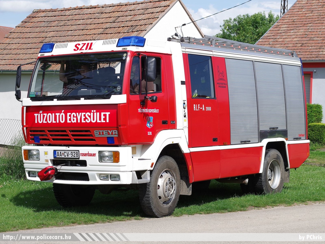 Steyr 13S23 L37 4X4 Rosenbauer, Szili Önkéntes Tűzoltó Egyesület, fotó: PChris
Keywords: ÖTE magyar Magyarország tûzoltó tûzoltóautó tûzoltóság Hungary hungarian fire firetruck AACV-928