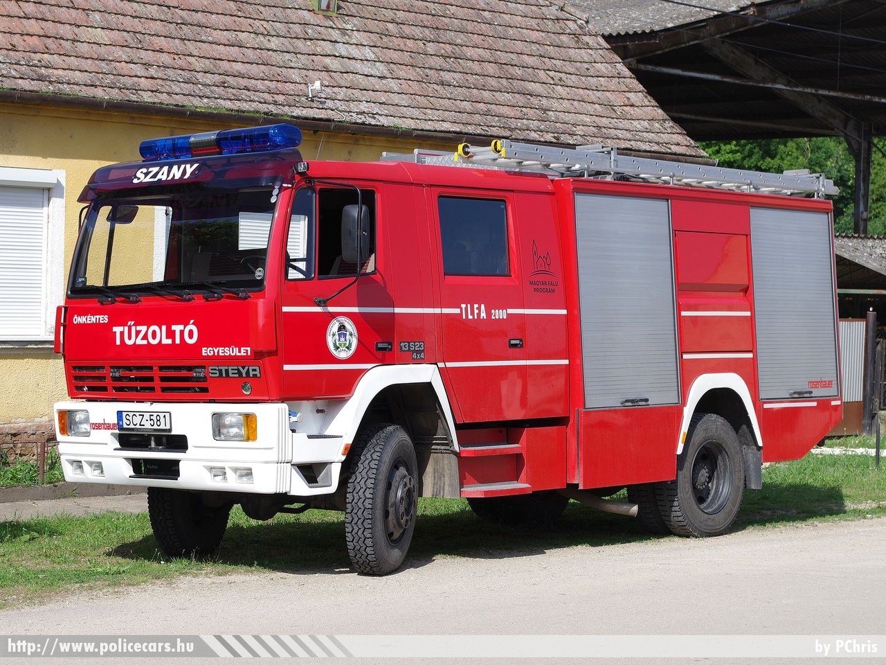 Steyr 13S23 4x4 Rosenbauer, Szany Nagyközség Önkéntes Tűzoltó Egyesülete, fotó: PChris
Keywords: ÖTE magyar Magyarország tûzoltó tûzoltóautó tûzoltóság Hungary hungarian fire firetruck SCZ-581