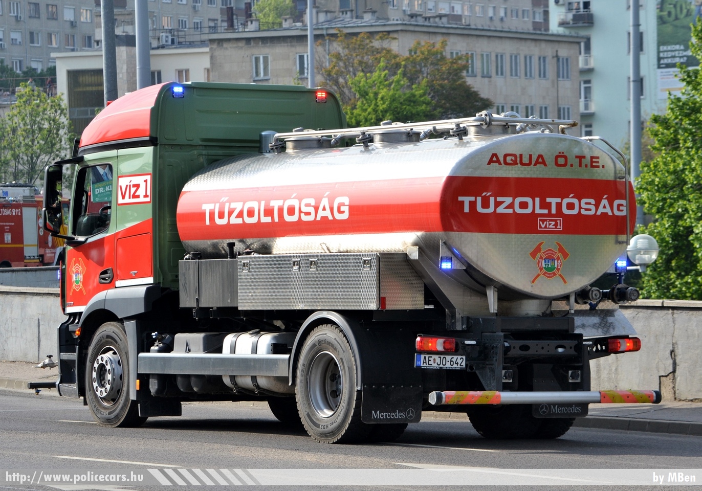 Mercedes Actros 1833, Dunakeszi-Fót Aqua Önkéntes Tűzoltó Egyesület, fotó: MBen
Keywords: ÖTE magyar Magyarország tűzoltó tűzoltóautó tűzoltóság Hungary hungarian fire firetruck AEJO-642
