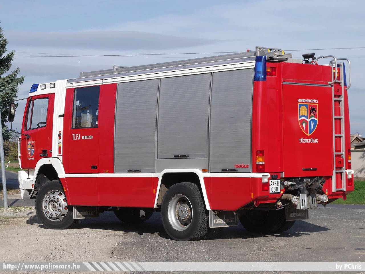 Steyr 16S26 TLFA 3000/200 Rosenbauer 4x4, Önkéntes Tűzoltó Egyesület Sopronhorpács, fotó: PChris
Keywords: ÖTE magyar Magyarország tűzoltó tűzoltóautó tűzoltóság Hungary hungarian fire firetruck AAFB-680