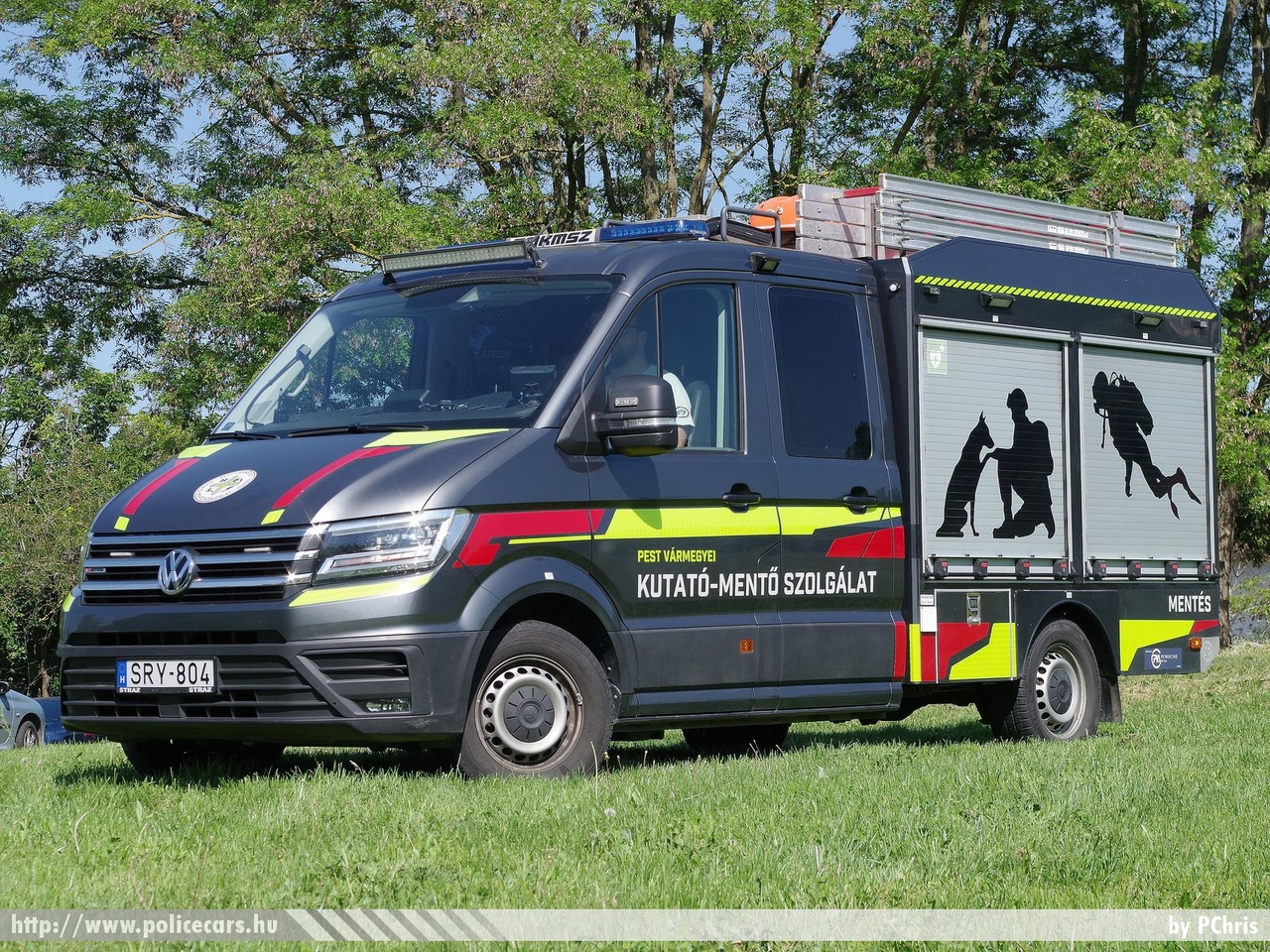 Volkswagen Crafter, Pest Vármegyei Kutató-Mentő Szolgálat, fotó: PChris
Keywords: magyar Magyarország tűzoltó tűzoltóautó tűzoltóság Hungary hungarian fire firetruck speciális mentők special rescue SRY-804