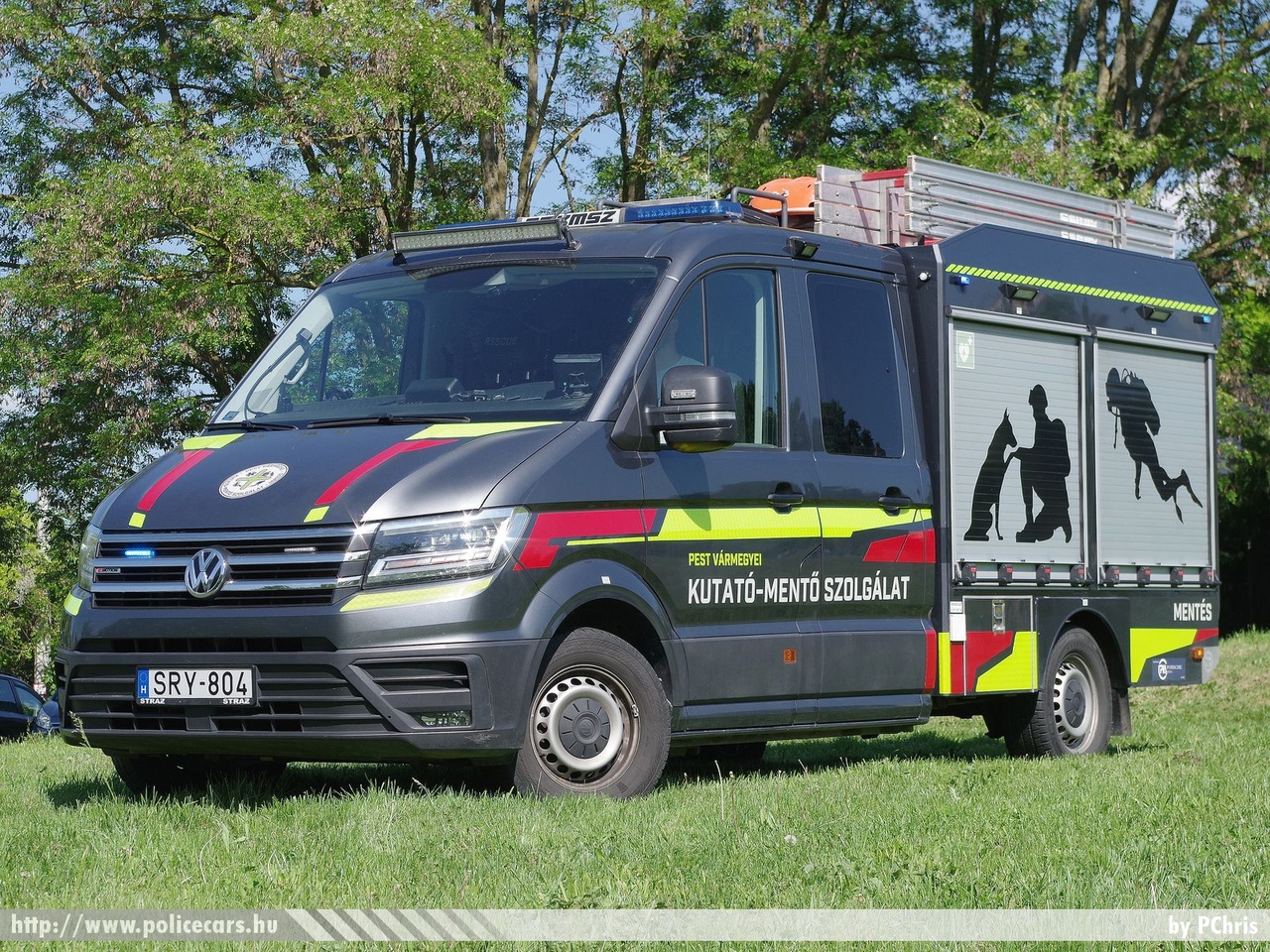 Volkswagen Crafter, Pest Vármegyei Kutató-Mentő Szolgálat, fotó: PChris
Keywords: magyar Magyarország tűzoltó tűzoltóautó tűzoltóság Hungary hungarian fire firetruck speciális mentők special rescue SRY-804