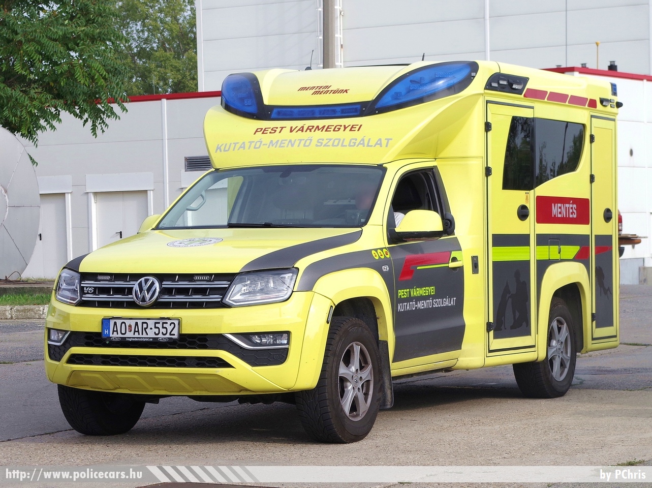 Volkswagen Amarok 3.0 V6 TDI BMT 4Motion Tamlans, Pest Vármegyei Kutató-Mentő Szolgálat - HUNGO, fotó: PChris

Keywords: ÖTE magyar Magyarország tűzoltó tűzoltóautó tűzoltóság Hungary hungarian fire firetruck AOAR-552 mentő mentőautó ambulance