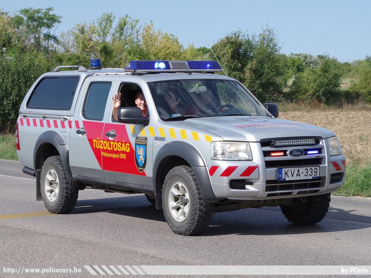 Ford Ranger, Pilisborosjenő Weindorf Önkéntes Tűzoltó Egyesület, fotó: PChris
Keywords: ÖTE magyar Magyarország tűzoltó tűzoltóautó tűzoltóság Hungary hungarian fire firetruck KVA-339
