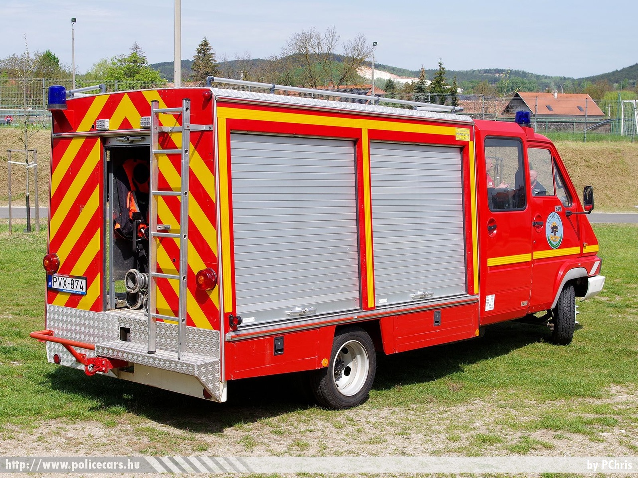 Renault Messenger B70.35 FN 40 B1 Demas, Süttői Önkéntes Tűzoltó Egyesület, fotó: PChris
Keywords: ÖTE magyar Magyarország tűzoltó tűzoltóautó tűzoltóság Hungary hungarian fire firetruck PVX-874