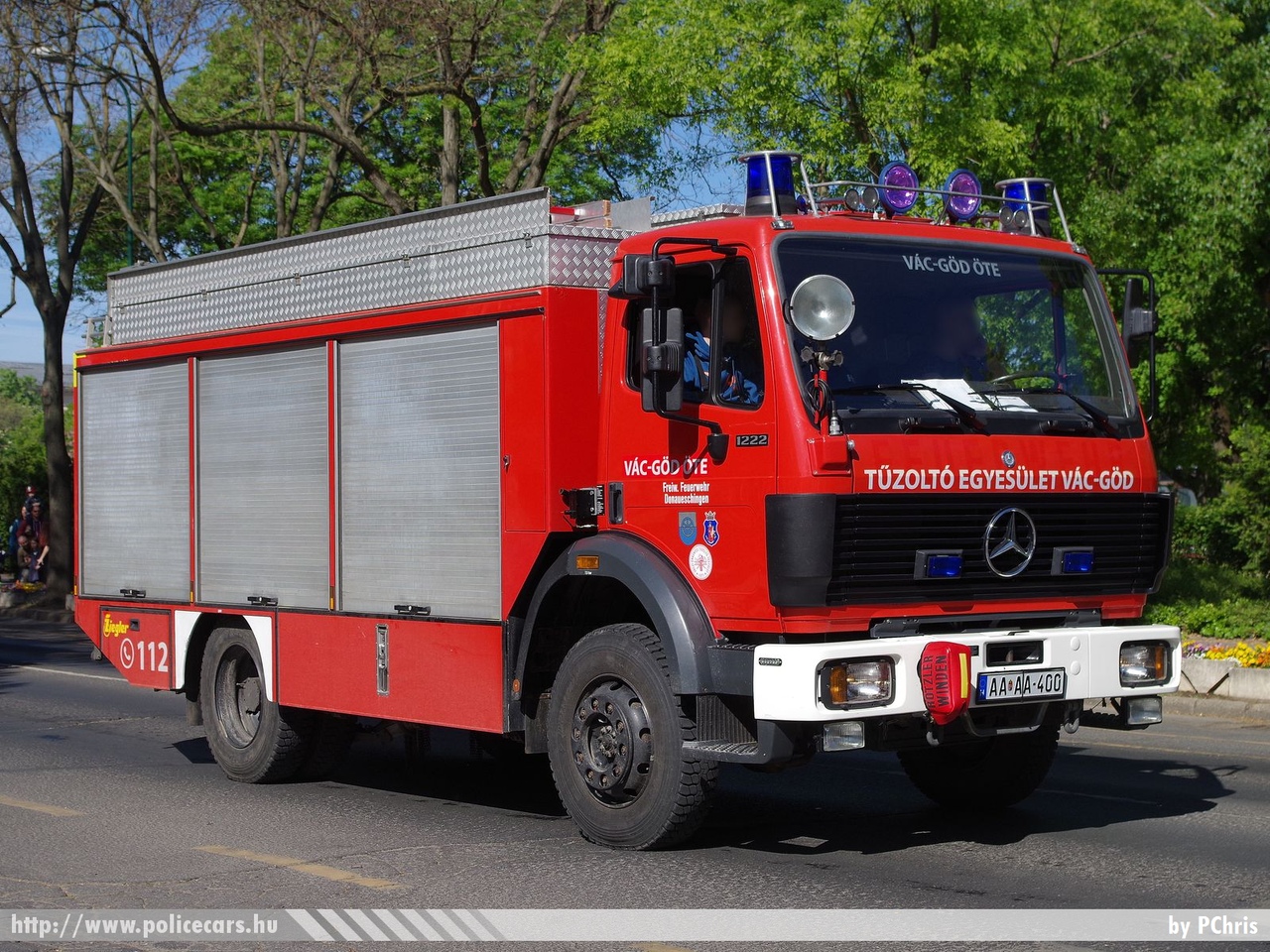 Mercedes-Benz 1222 Ziegler, Vác-Göd Önkéntes Tűzoltó és Polgárőr Egyesület, fotó: PChris
Keywords: ÖTE magyar Magyarország tűzoltó tűzoltóautó tűzoltóság Hungary hungarian fire firetruck AAAA-400