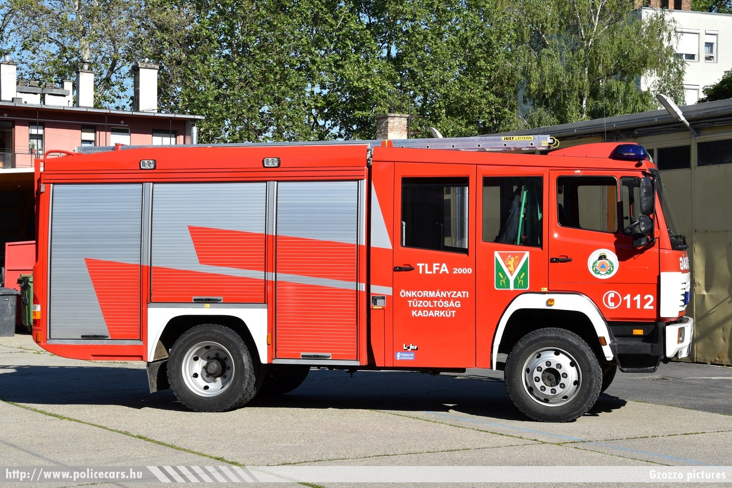 Mercedes 1324 AF Lohr, Kadarkúti Önkormányzati Tűzoltóság, fotó: Gzozzo pictures
Keywords: tűzoltó tűzoltóautó tűzoltóság magyar Magyarország ÖTP hungarian Hungary fire firetruck AOPG-234