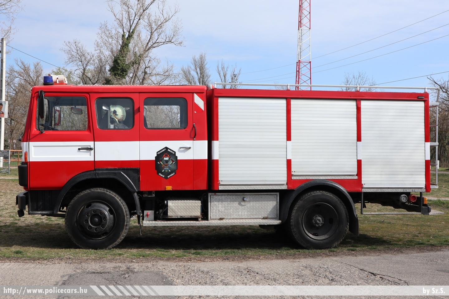 DAF 1300 Turbo, Tiszasziget Önkéntes Tűzoltó Egyesület, fotó: Sz.S.
Keywords: ÖTE magyar Magyarország tűzoltó tűzoltóautó tűzoltóság Hungary hungarian fire firetruck AAKL-252