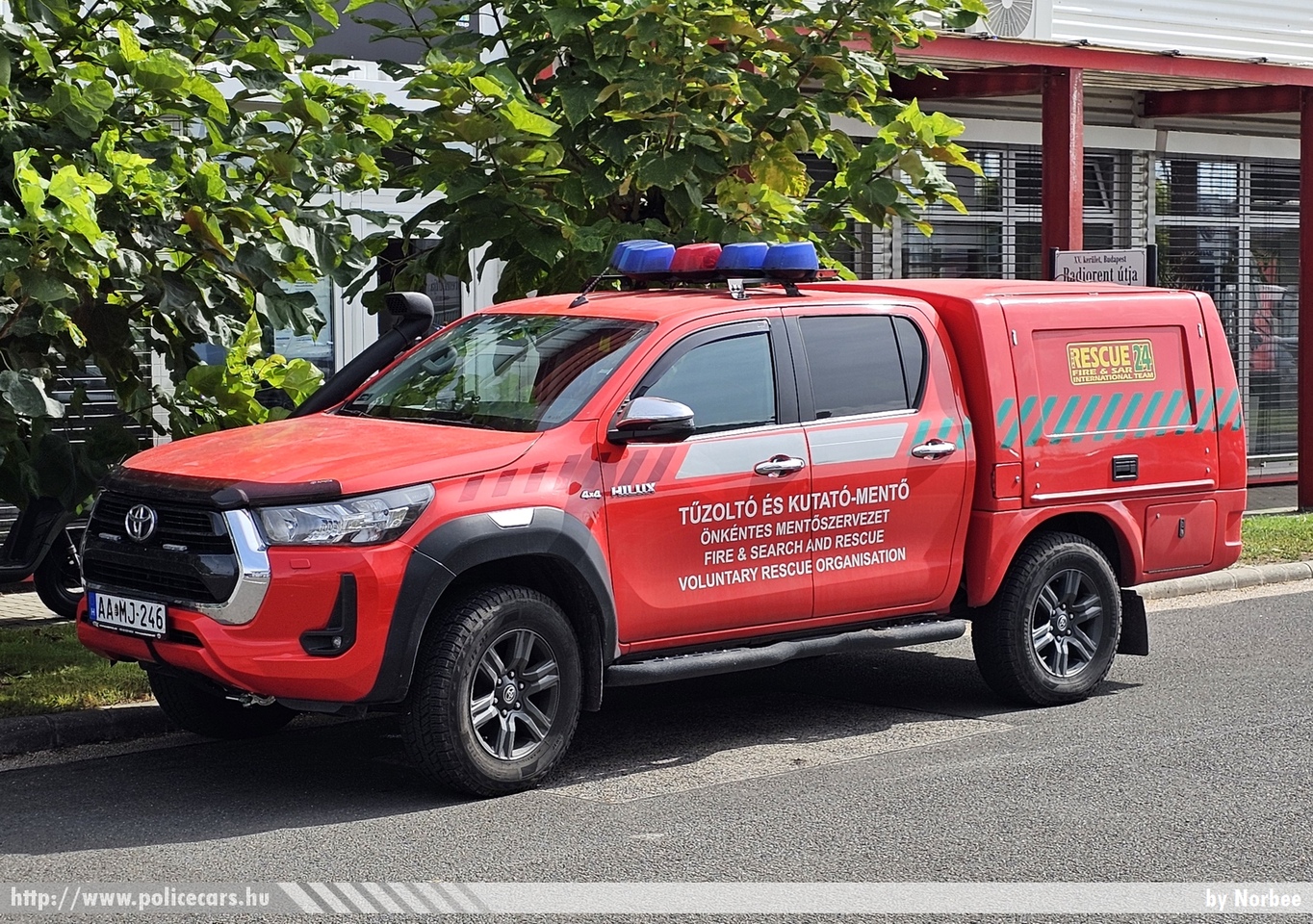 Toyota Hilux, Rescue24 Nemzetközi Tűzoltó és Kutató-Mentő Alapítvány, fotó: Norbee
Keywords: ÖTE magyar Magyarország tűzoltó tűzoltóautó tűzoltóság Hungary hungarian fire firetruck AAMJ-246