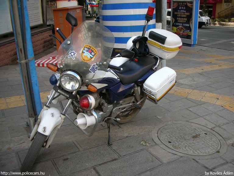 Honda, fotó: Kovács Ádám
Keywords: Kína kínai rendőr rendőrség rendőrmotor china police policebike