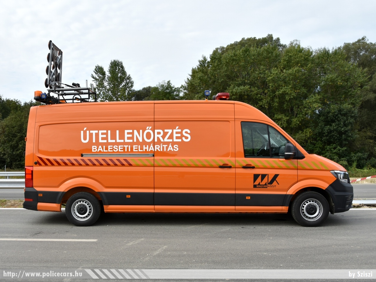 Volkswagen Crafter, Magyar Közút Nonprofit Zrt., fotó: Sziszi
Keywords: magyar Magyarország Hungary hungarian közút public road RSU-277 highway