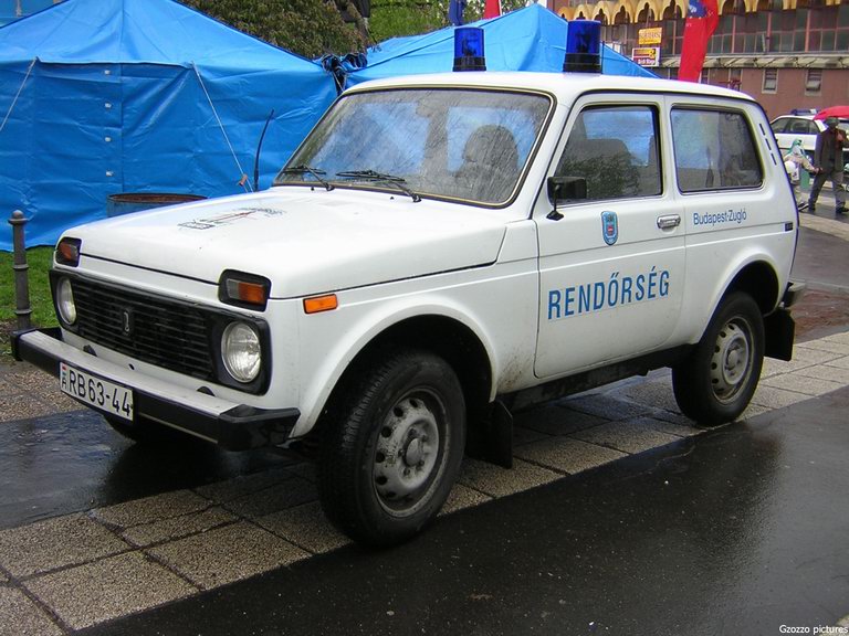 Lada VAZ Niva, fotó: Gzozzo pictures
Keywords: rendőr rendőrautó rendőrség magyar Magyarország vaz RB63-44