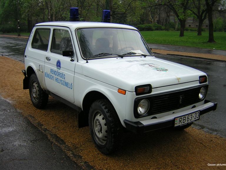 Lada VAZ Niva, fotó: Gzozzo pictures
Keywords: rendőr rendőrautó rendőrség magyar Magyarország vaz RB63-33