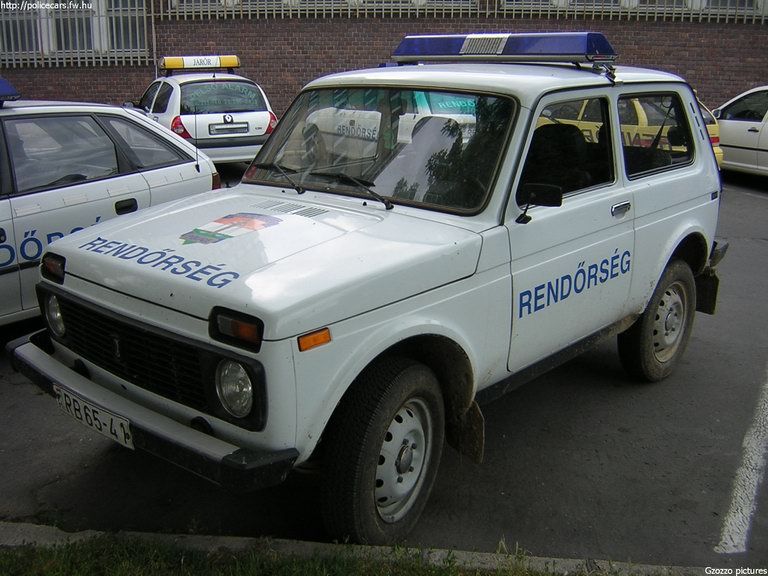Lada VAZ Niva, fotó: Gzozzo pictures
Keywords: rendőr rendőrautó rendőrség magyar Magyarország vaz RB65-41