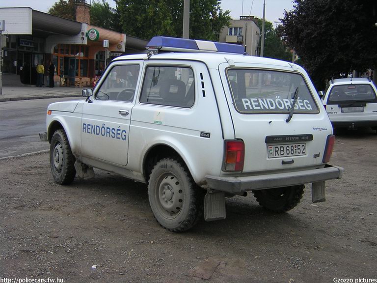 Lada VAZ Niva, fotó: Gzozzo pictures
Keywords: rendőr rendőrautó rendőrség magyar Magyarország vaz RB68-52
