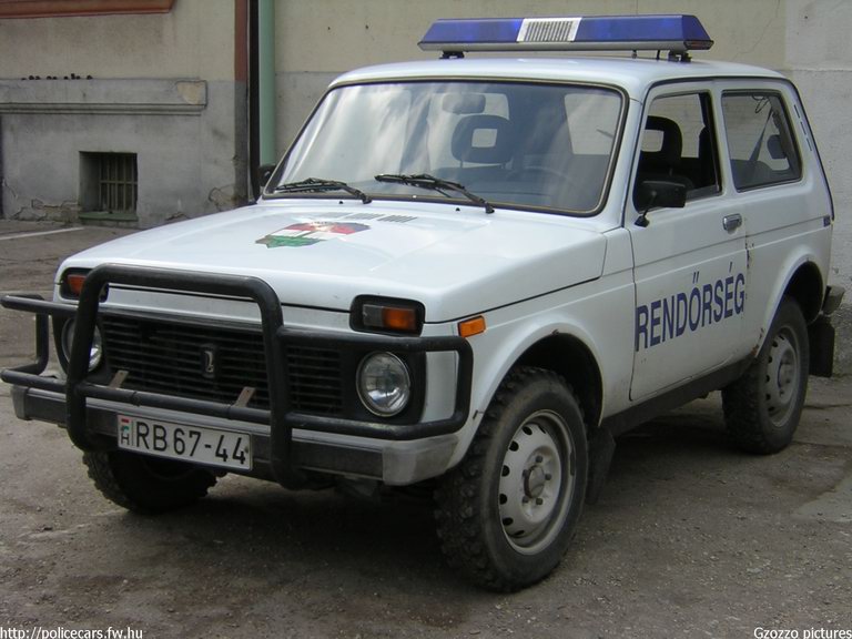 Lada Niva, fotó: Gzozzo pictures
Keywords: rendőr rendőrautó rendőrség magyar Magyarország vaz RB67-44