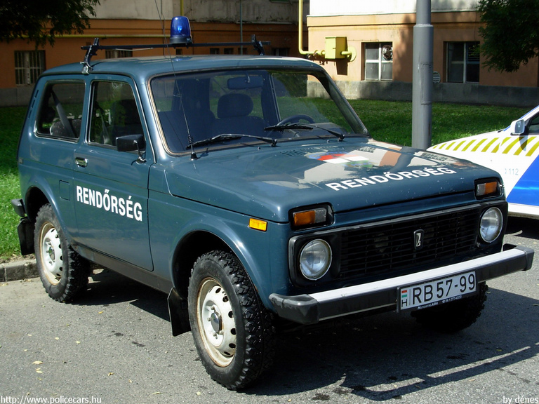 Lada Niva, fotó: dénes
Keywords: rendőr rendőrautó rendőrség magyar Magyarország vaz RB57-99